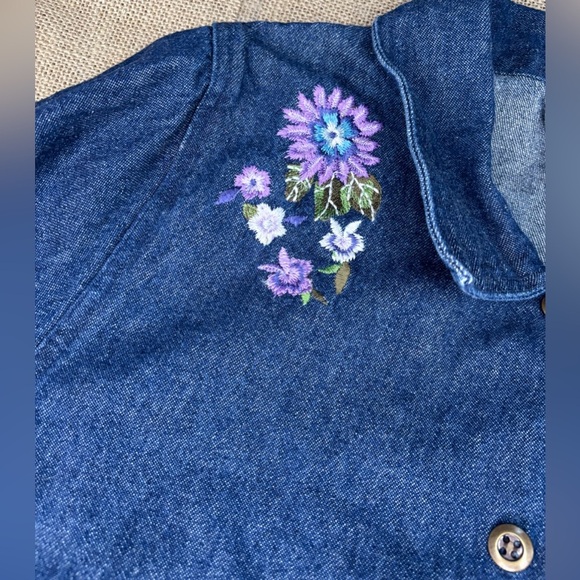 Vermont Country Store Floral Embroidery Denim Shirt Sz Medium Chore Prairie Farm - Picture 2 of 5